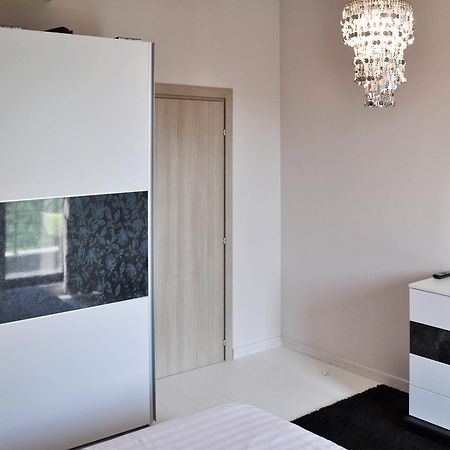 Antos Deluxe Apartment Constanta Exterior photo