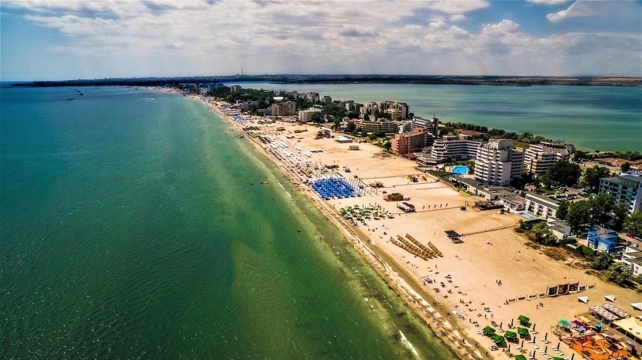 Antos Deluxe Apartment Constanta Exterior photo