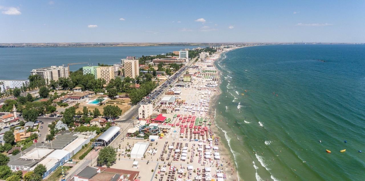 Antos Deluxe Apartment Constanta Exterior photo